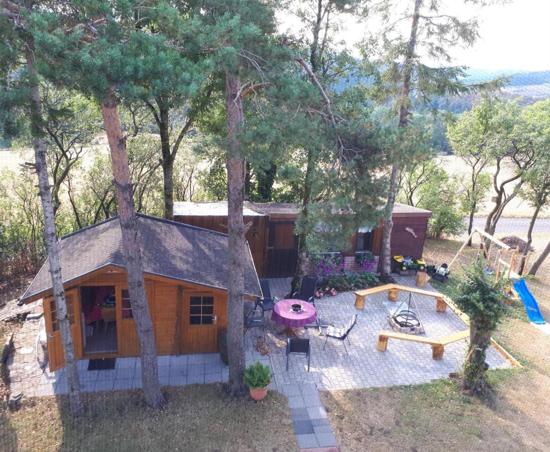 Ferienwohnung Huegelhaus Plütscheid Dış mekan fotoğraf